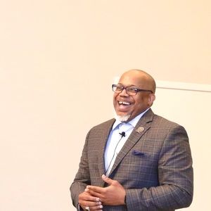 Meet your Posher, Thomas